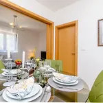 Alka ヴィラ トロギール